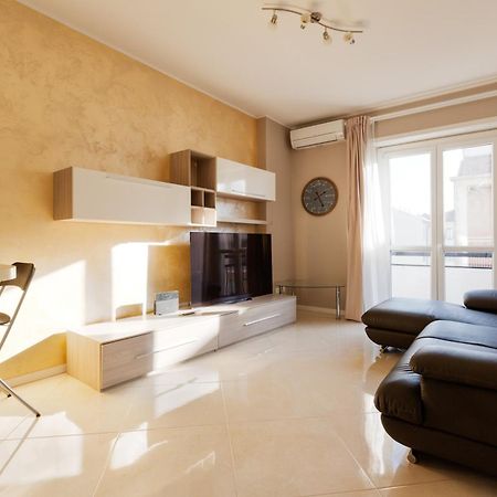 מילאנו Niguarda Bright Apartment W/ Balcony מראה חיצוני תמונה